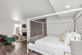 Boutique Oasis Smart Hub with Free Parking, Pool, Gym